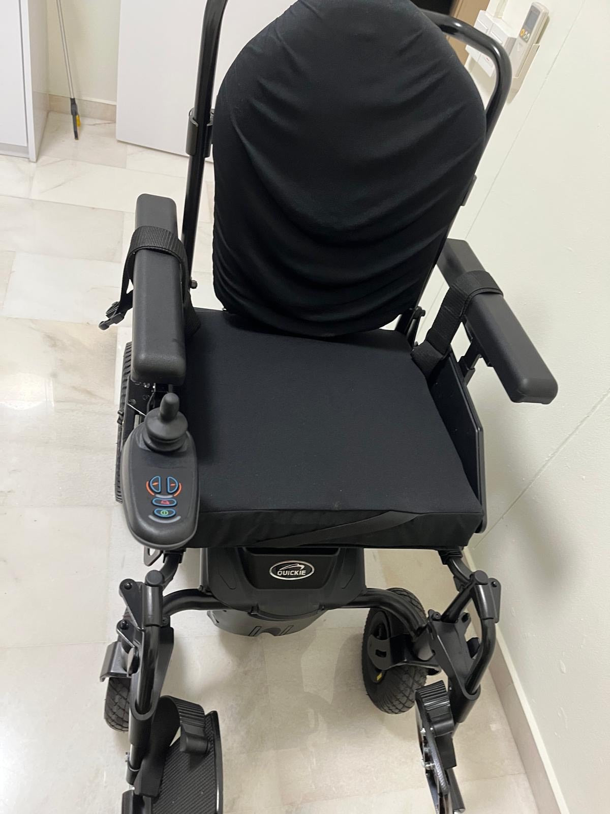 Second hand Q200R REAR-WHEEL POWERED WHEELCHAIR